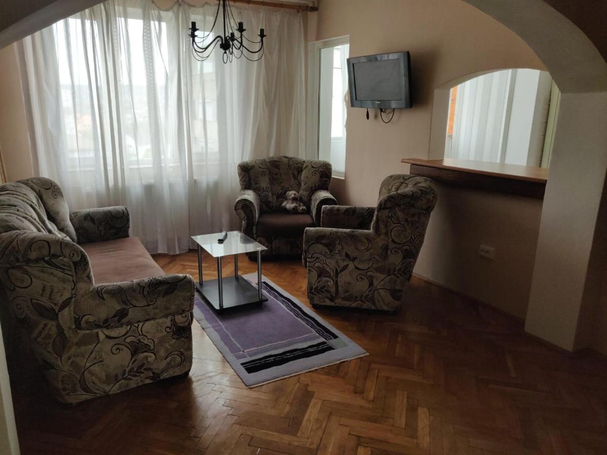 Pelican Proxy Apartment Oradea Eksteriør bilde