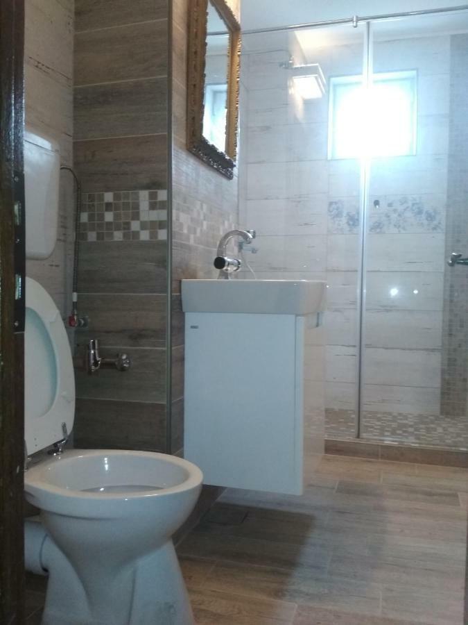 Pelican Proxy Apartment Oradea Eksteriør bilde
